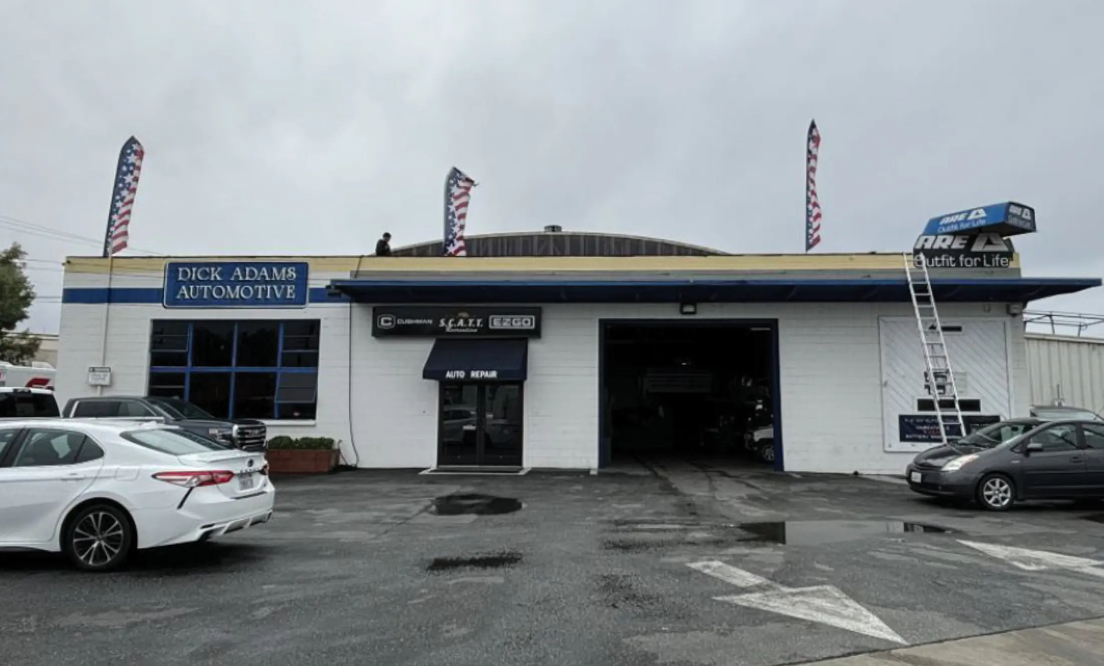 An auto repair shop exterior before it becomes a Bosch Auto Service