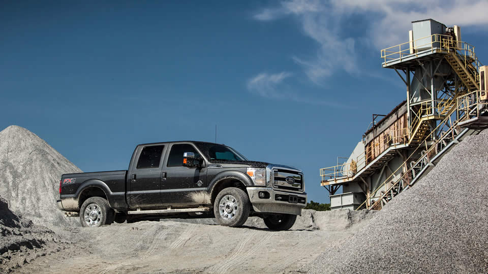 2016 Ford Super Duty® LARIAT 4x4 in Magnetic with Chrome Package, FX4 Off-Road Package