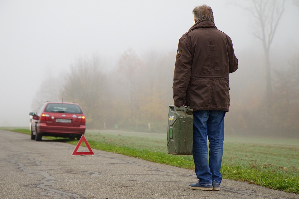 Tips for Handling an Automobile Breakdown Tips for Handling an Automobile Breakdown